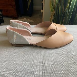 Brand new toms sz 8